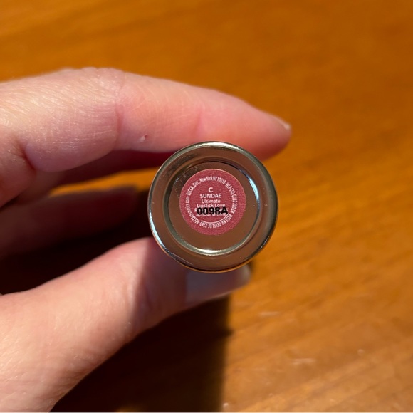 BECCA Ultimate Lipstick Love Sundae 👄 - Picture 10 of 16